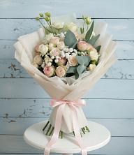 Букет цветов из:  Розы и Лизиантусы в Сафоново