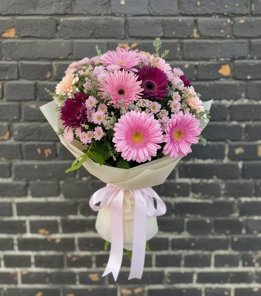 Букет цветов из: Герберы и Хризантемы в Сафоново