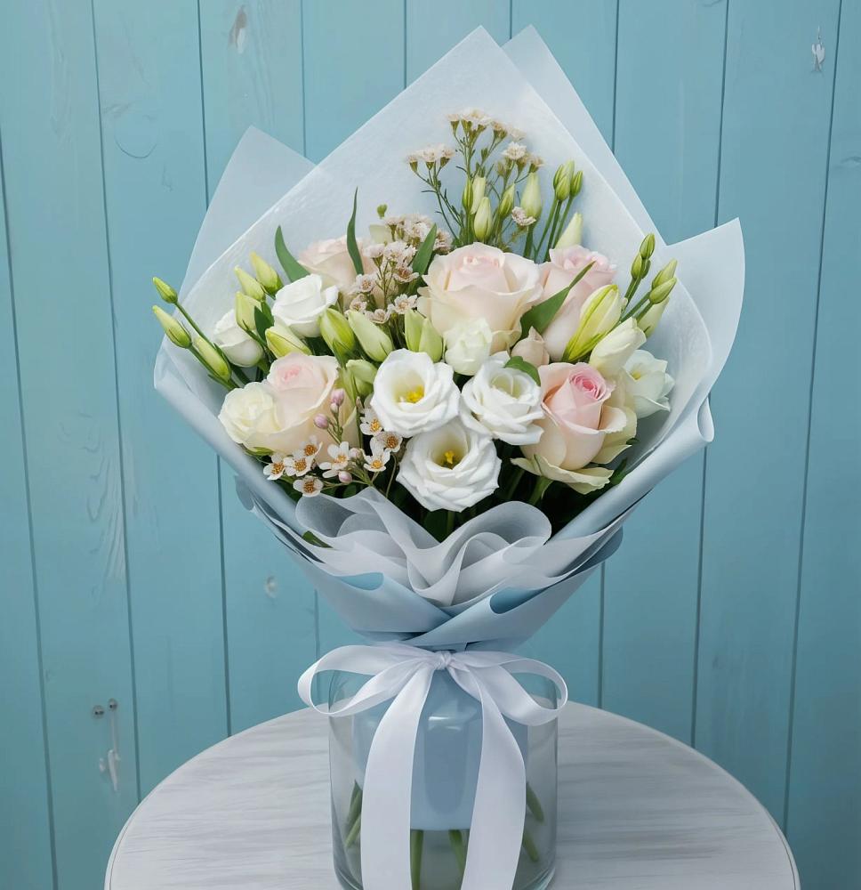 Букет цветов из: Розы и Лизиантусы в Сафоново