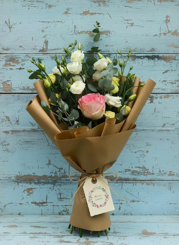 Букет цветов из: Розы и Лизиантусы в Сафоново