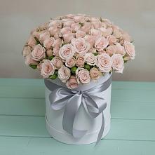 Цветочная композиция из Розы в шляпной коробке в Сафоново