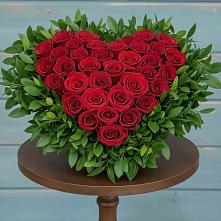 Цветочная композиция из Розы в виде сердца в Сафоново