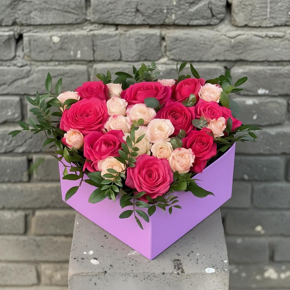 Цветочная композиция из Розы в коробке в Сафоново