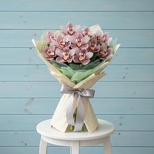 Букет цветов из:  Орхидеи и Розы в Сафоново