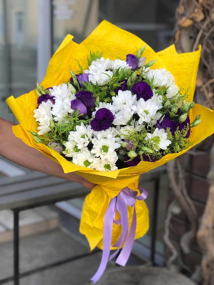 Букет цветов из: Ирисы, Хризантемы и Ромашки в Сафоново
