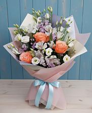 Букет цветов из:  Лизиантусы, Розы, Альстромерии и Гипсофила в Сафоново