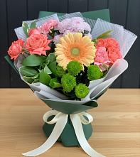 Букет цветов из:  Гвоздики, Розы, Герберы и Хризантемы #REPLACE_PRED# Сафоново