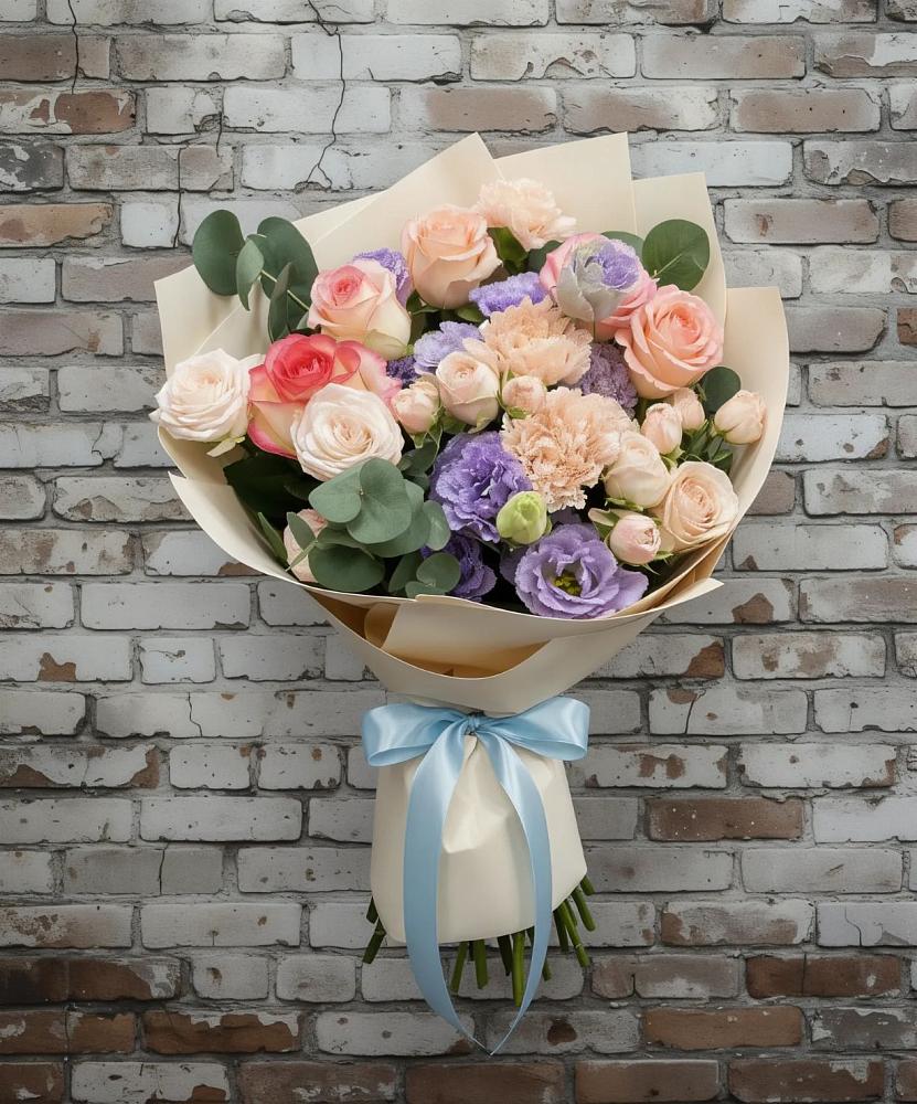 Букет цветов из: Розы, Лизиантусы и Гвоздики в Сафоново