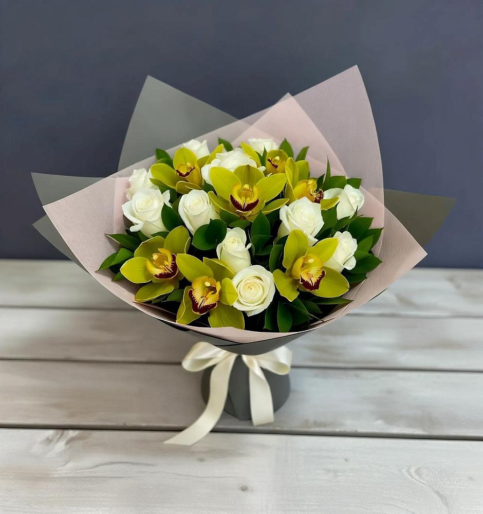 Букет цветов из: Орхидеи и Розы в Сафоново