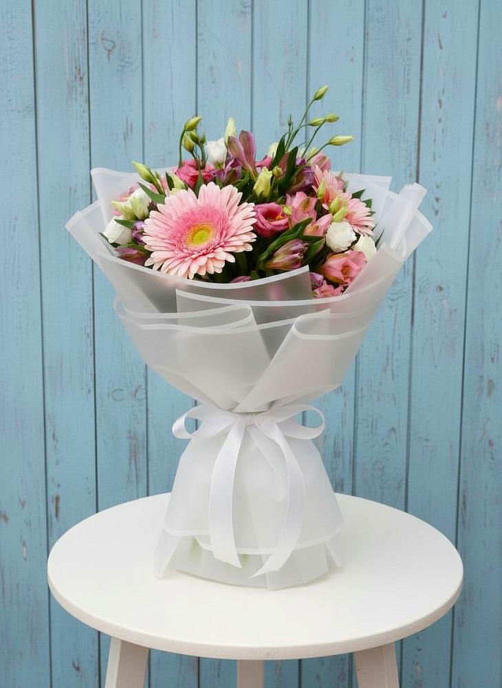 Букет цветов из: Герберы, Альстромерии и Лизиантусы в Сафоново