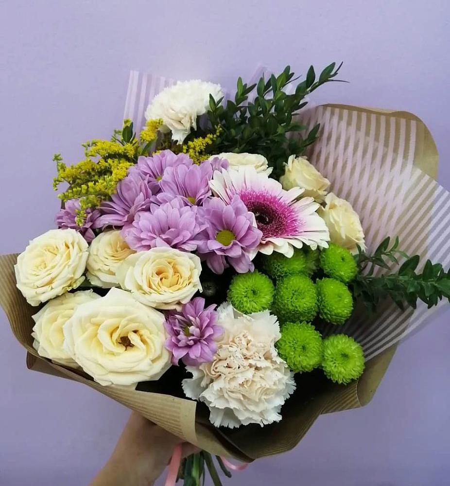 Букет цветов из: Хризантемы, Розы, Гвоздики и Герберы в Сафоново