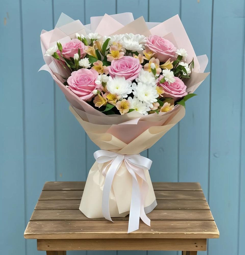 Букет цветов из: Гвоздики, Орхидеи и Розы в Сафоново