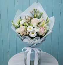 Букет цветов из:  Розы и Лизиантусы в Сафоново