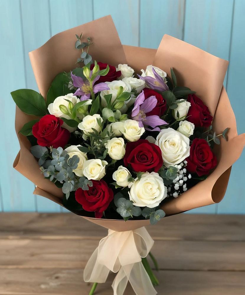Букет цветов из: Розы и Альстромерии в Сафоново