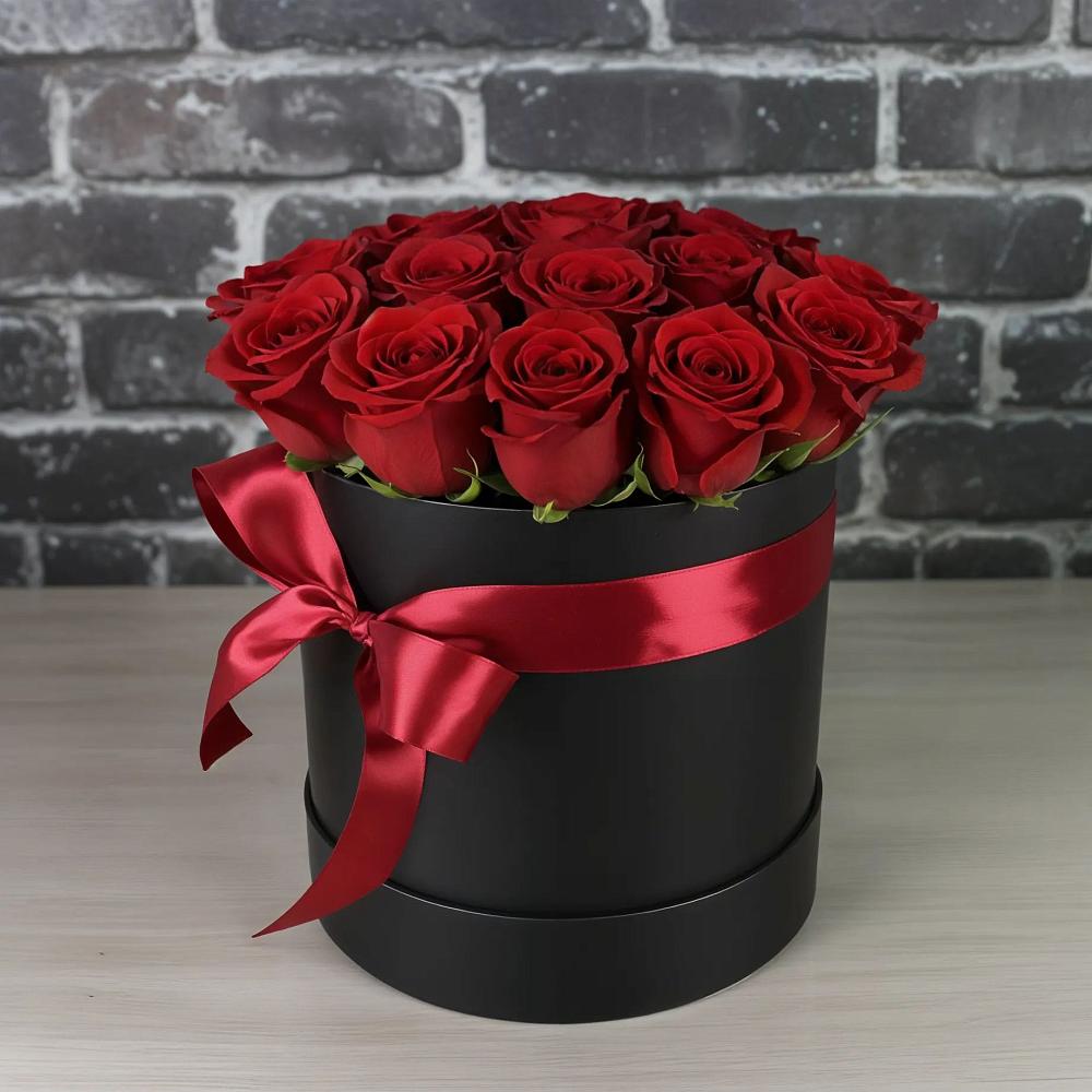 Цветочная композиция из Розы в шляпной коробке в Сафоново