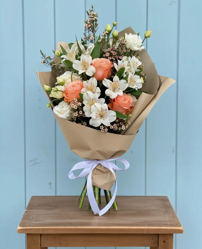Букет цветов из: Альстромерии, Лизиантусы, Розы и Хризантемы в Сафоново