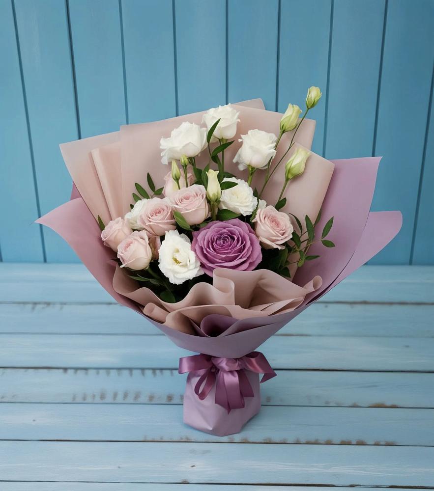 Букет цветов из: Розы и Лизиантусы в Сафоново